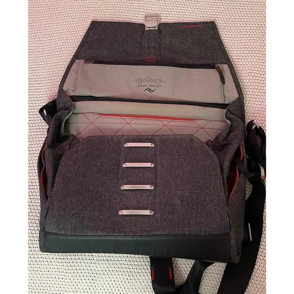 Peak Design Everyday Messenger V2 Camera Laptop Gray Bag/No Divider
